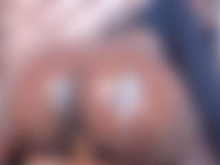 Live cam show with SophiaScottX - Shower on Camsoda