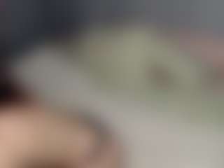 Live cam show with Red-RoxyFoxy - Drinking on AdultVida.com