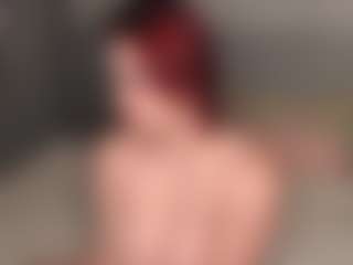 Red-RoxyFoxy's Live Sex Cam Show