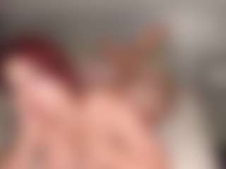 Red-RoxyFoxy's Live Sex Cam Show