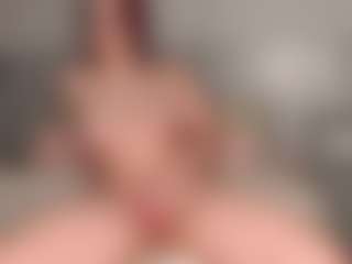 Red-RoxyFoxy's Live Sex Cam Show