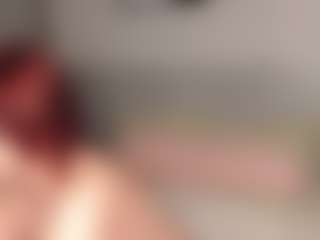 Red-RoxyFoxy's Live Sex Cam Show