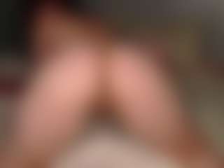 Red-RoxyFoxy's Live Sex Cam Show