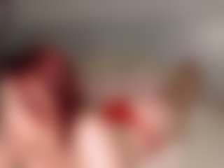 Red-RoxyFoxy's Live Sex Cam Show