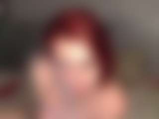 Live cam show with Red-RoxyFoxy - Brown Hair on SpankPalCams