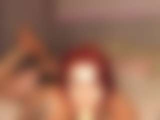 Red-RoxyFoxy's Live Sex Cam Show