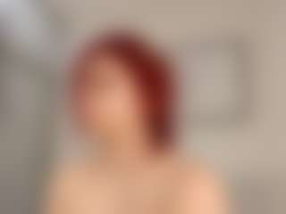 Live cam show with Red-RoxyFoxy - Brown Eyes Brown Hair on Camsoda.co