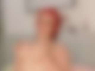 Show live cam dengan Red-RoxyFoxy - Role Play di Camsoda