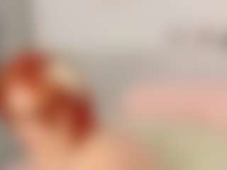 Red-RoxyFoxy's Live Sex Cam Show
