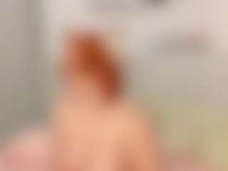 Red-RoxyFoxy's Live Sex Cam Show
