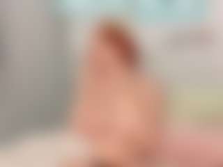 Red-RoxyFoxy's Live Sex Cam Show