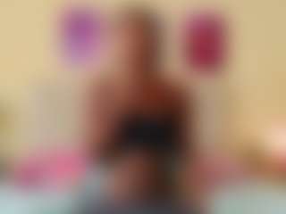 Live cam show with AmaraBennett - Tease on Camsoda