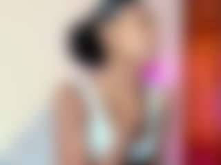 AmaraBennett's Live Sex Cam Show