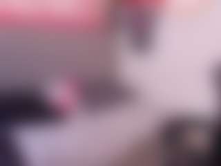 Live cam show with Ashleyyst - Curvy Teen (18+) on Milfs Live