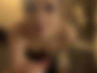 Live cam show with CtrlMeBaby - HD on TottyGirls
