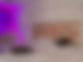 Live cam show with GoddesLyon - Fingering on Fling VIP Chat
