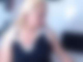 HunterBella MILF webcam performer live streaming
