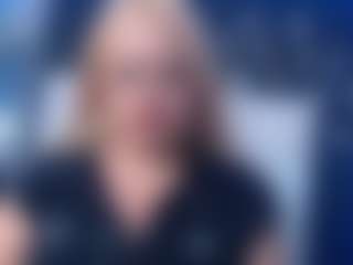 HunterBella MILF webcam performer live streaming