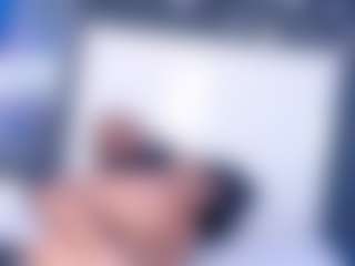 HunterBella MILF webcam performer live streaming