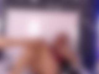 Live cam show with HunterBella - Camel Toe on chickslive.net