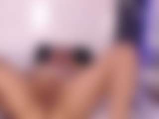 Live cam show with HunterBella - Camel Toe on 1on1-livenow