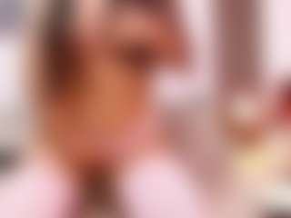 Lizakupert MILF webcam performer live streaming