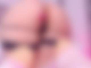 Live cam show with Luna-Alhara - Tiny Tits on crypto-cams
