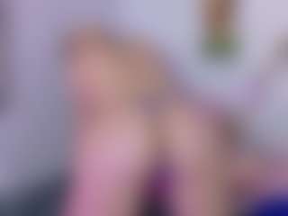 Live cam show with pretty-tay - BBW on CamClone