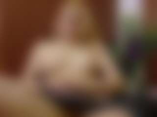 pretty-tay's Live Sex Cam Show