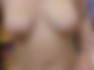 Live cam show with pretty-tay - Blowjob on AdultVida.com