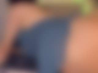 Live cam show with SweetBlaire - Tease on Camsoda