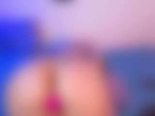 Wanda's Live Sex Cam Show