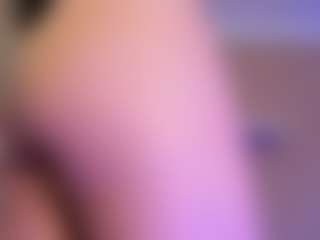 Live cam show with ZoeMillerx - Fingering MILF on madthumbs