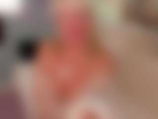 Live cam show with AnnaCoolidge - Granny on CamwithHer