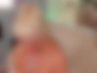 AnnaCoolidge MILF webcam performer live streaming
