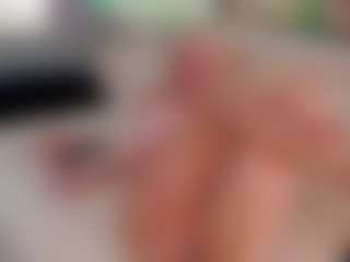 AnnaCoolidge MILF webcam performer live streaming