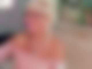 Live cam show with AnnaCoolidge - Dildo on Gym Cam Girls