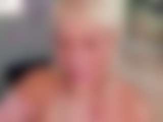 Live cam show with AnnaCoolidge - Mature on livesuperchat.net