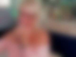 Live cam show with AnnaCoolidge - Toys on Hubzter Live
