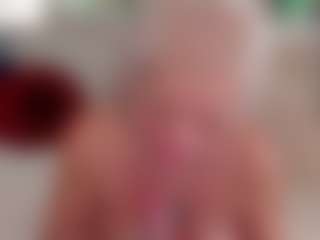 Live cam show with AnnaCoolidge - Blowjob on TeamSkeetLive