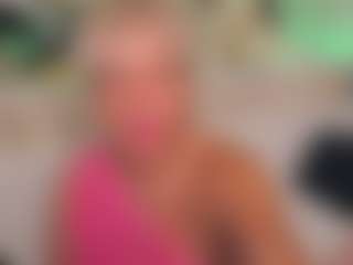 Live cam show with AnnaCoolidge - Granny on Camsoda