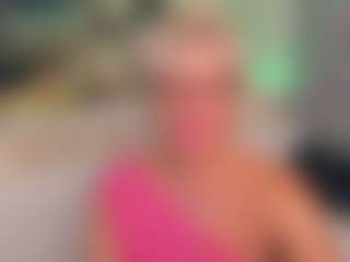 Live cam show with AnnaCoolidge - New BBW on Lustler