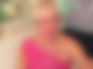 Live cam show with AnnaCoolidge - New BBW on UwU Esports