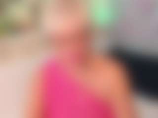 Live cam show with AnnaCoolidge - Average on Dare Cams