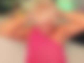 Live cam show with AnnaCoolidge - Green Eyes on Chatstar