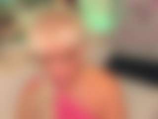 Live cam show with AnnaCoolidge - Granny on Camsoda