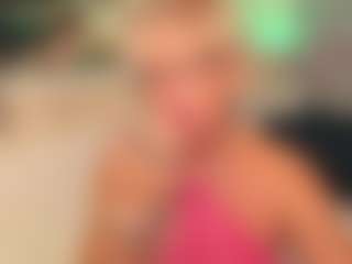Live cam show with AnnaCoolidge - Granny BBW on Streamer API