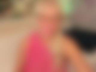 Live cam show with AnnaCoolidge - Granny BBW on CamClone