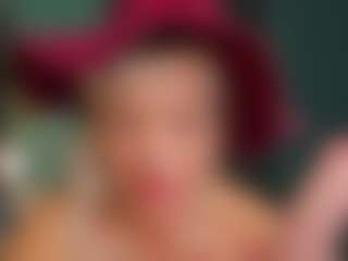Live cam show with AnnaCoolidge - Granny Latina on SpunkLive