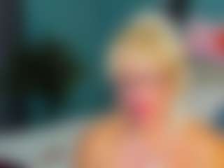 Live cam show with AnnaCoolidge - Granny Latina on SmokeAndPoke